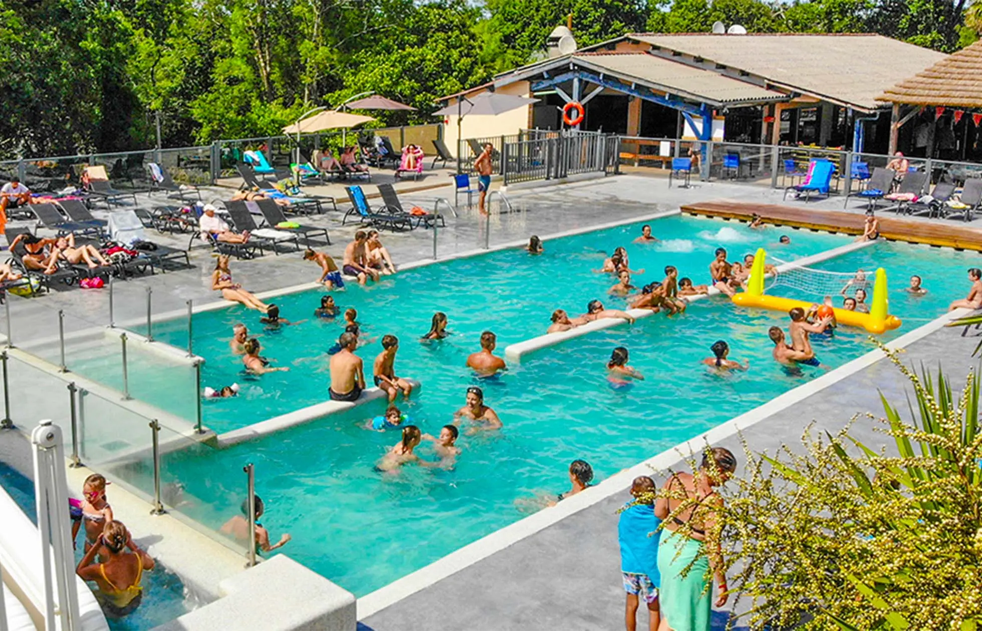 10 - Camping de la Corniche - Piscine