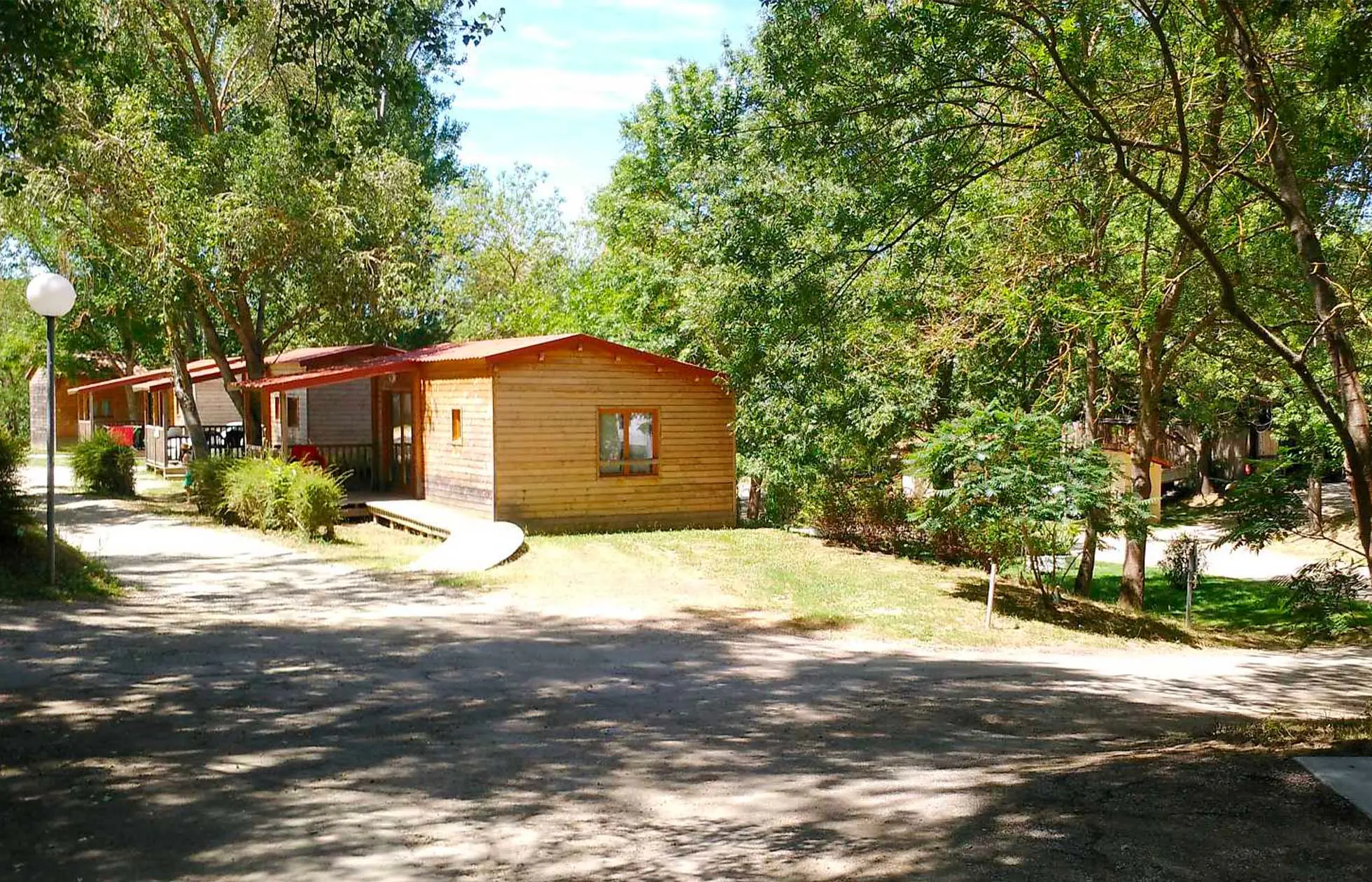 21 - Camping du Lac de La Thésauque - Hébergement