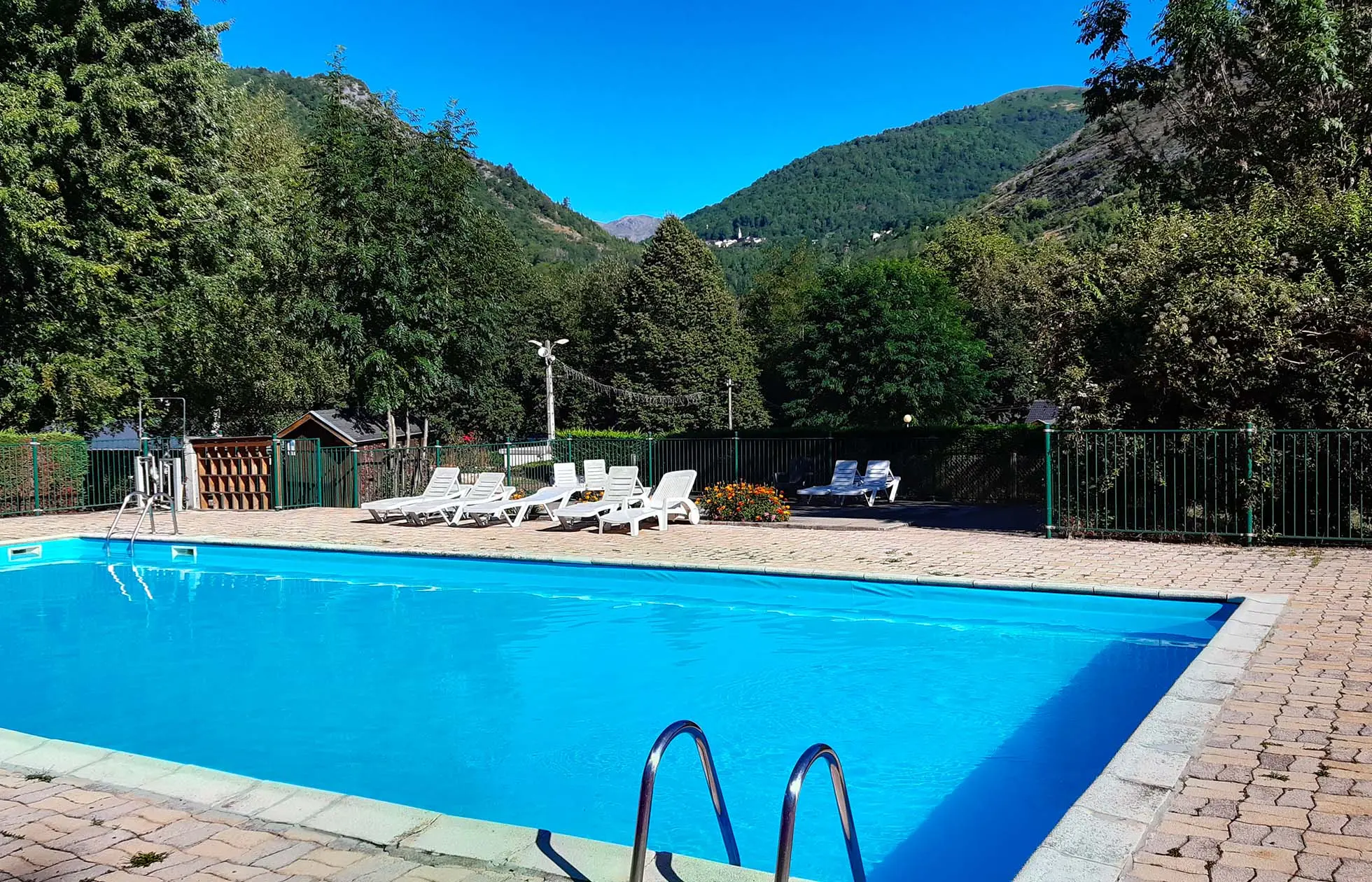08 - Camping La Bexanelle - Piscine
