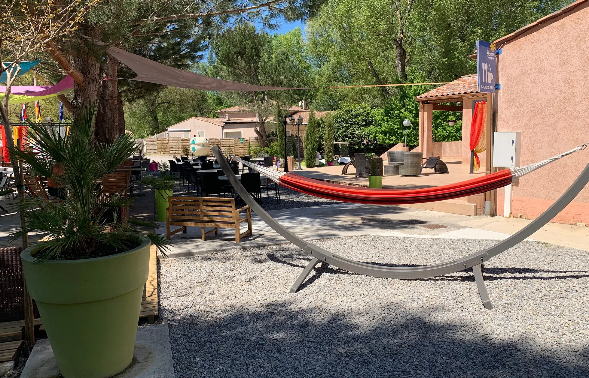29 - Camping La Rivière - Service