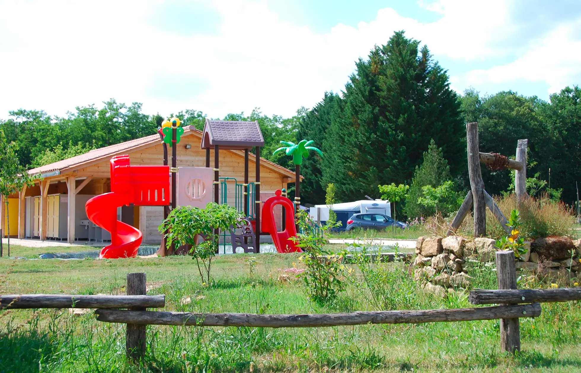 17 - Camping La Sagne - Aire de jeux