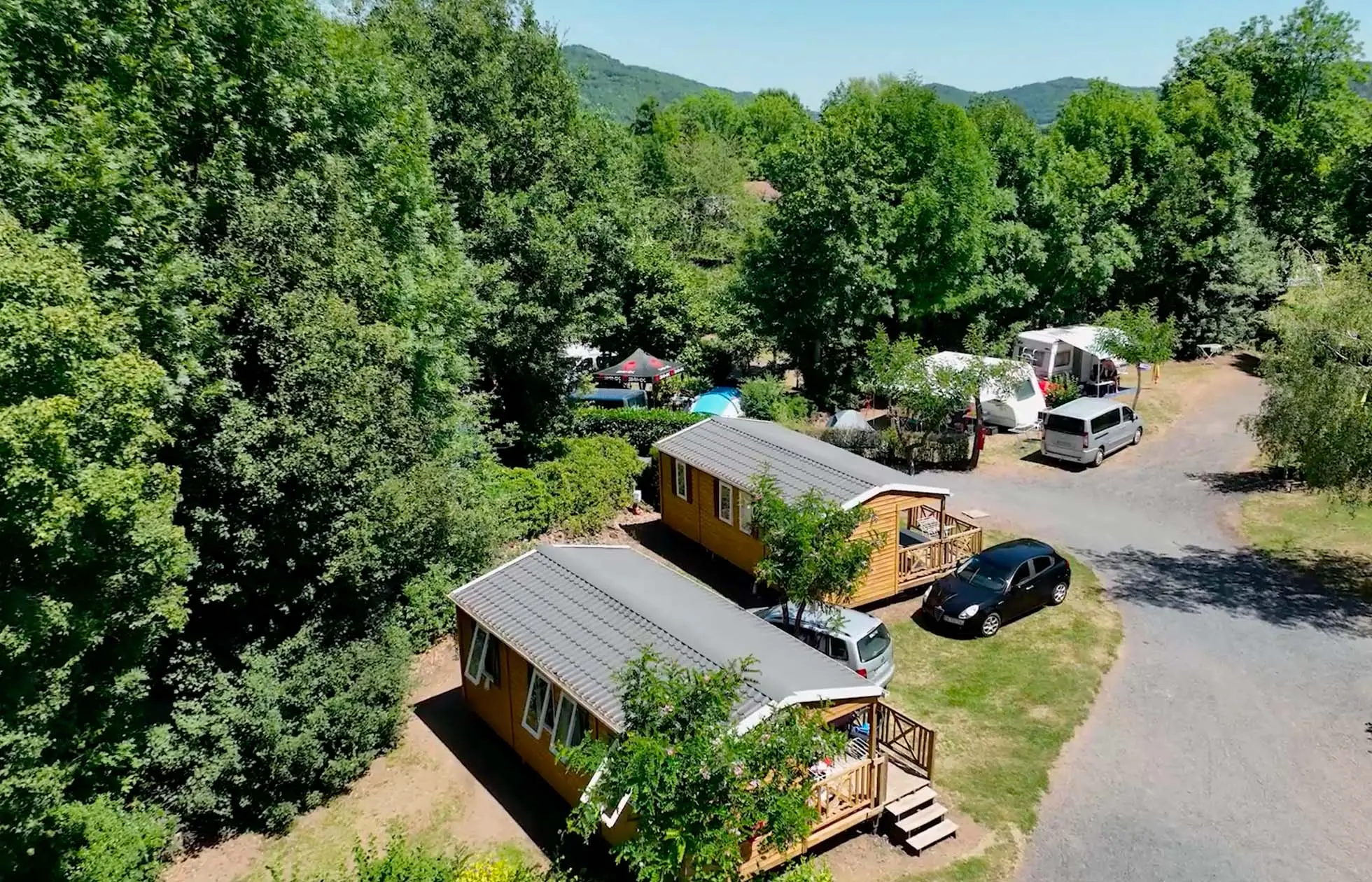 10 - Camping La Valée Verte - Hébergement