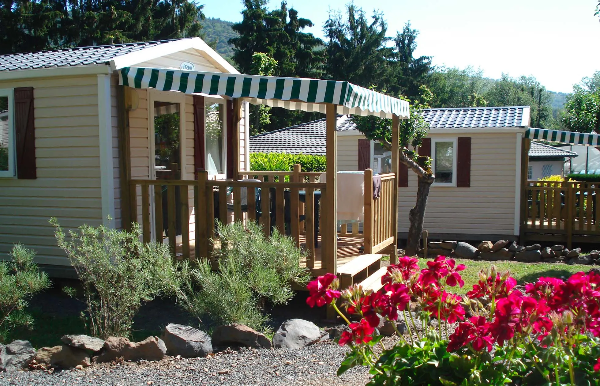 13 - Camping La Valée Verte - Hébergement