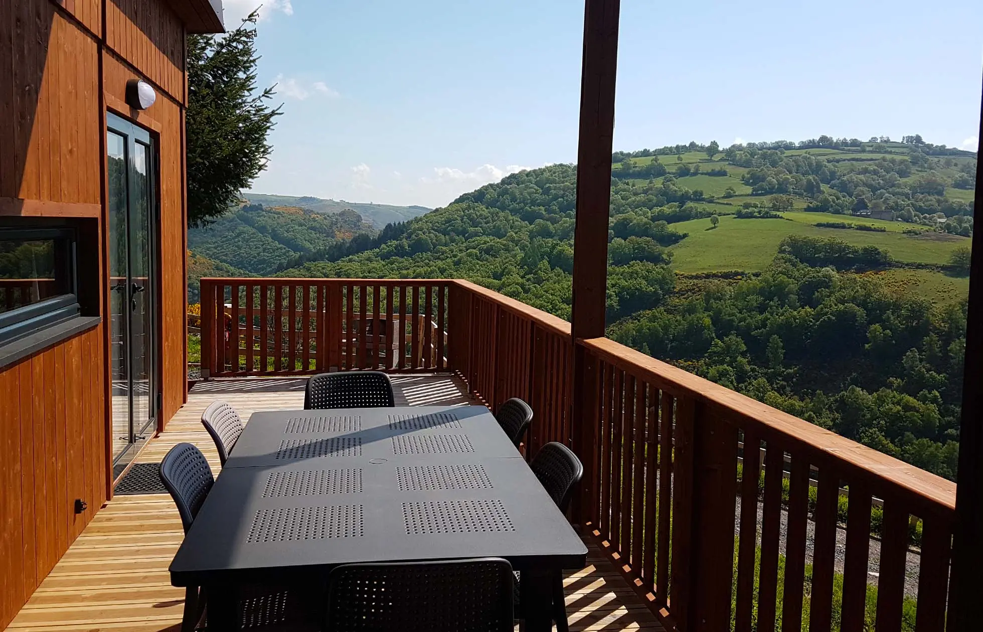 27 - Camping Le Belvédère - Hébergement