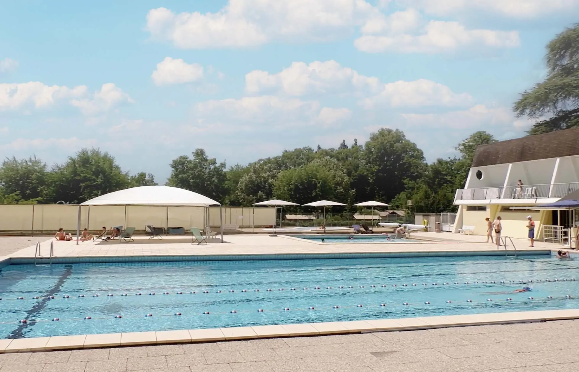 05 - Camping Le Château - Piscine