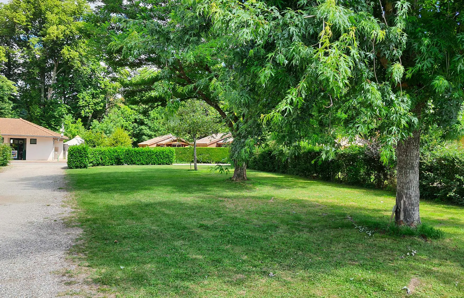 14 - Camping Le Château - Hébergement