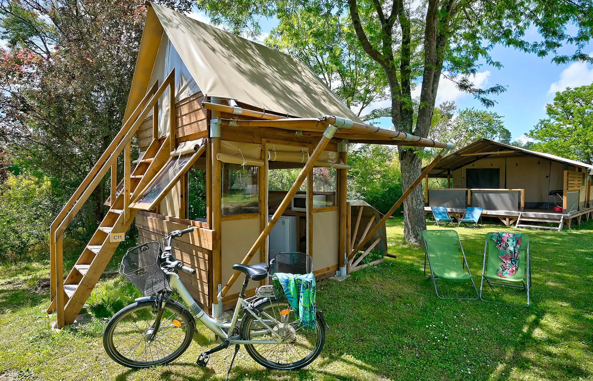 25 - Camping Le Château - Hébergement