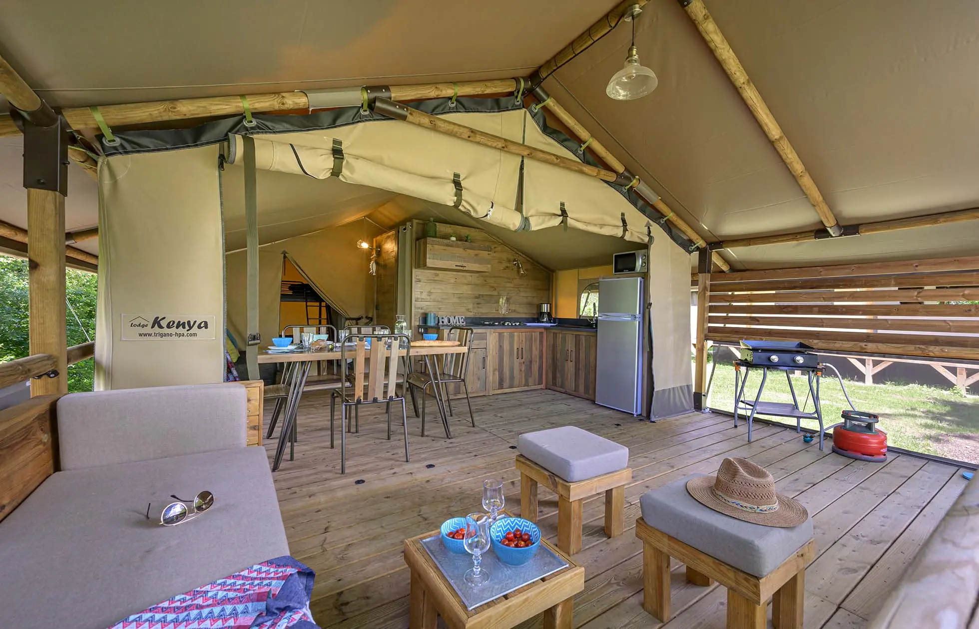 30 - Camping Le Château - Hébergement