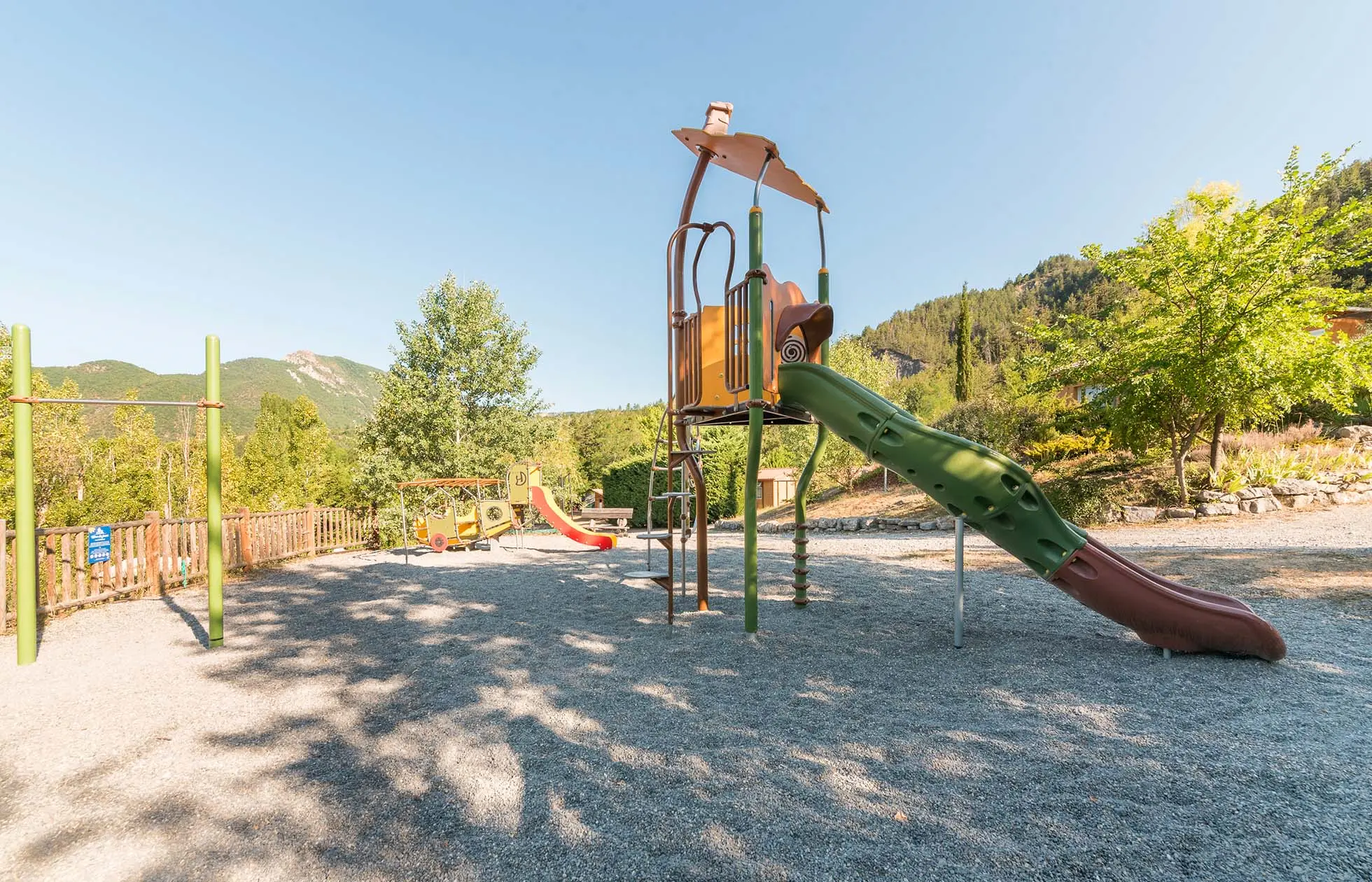 12 - Camping le Clot du Jay - Aire de jeux