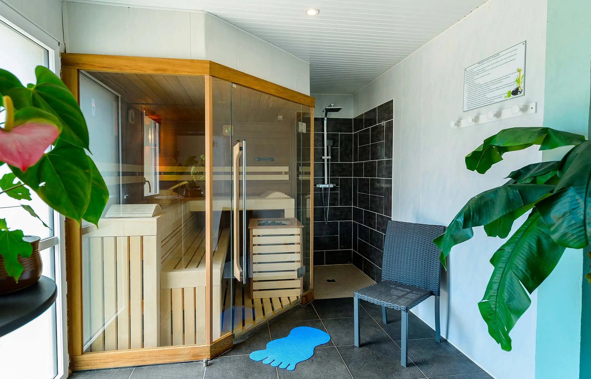 25 - Camping Le Kergariou - Service