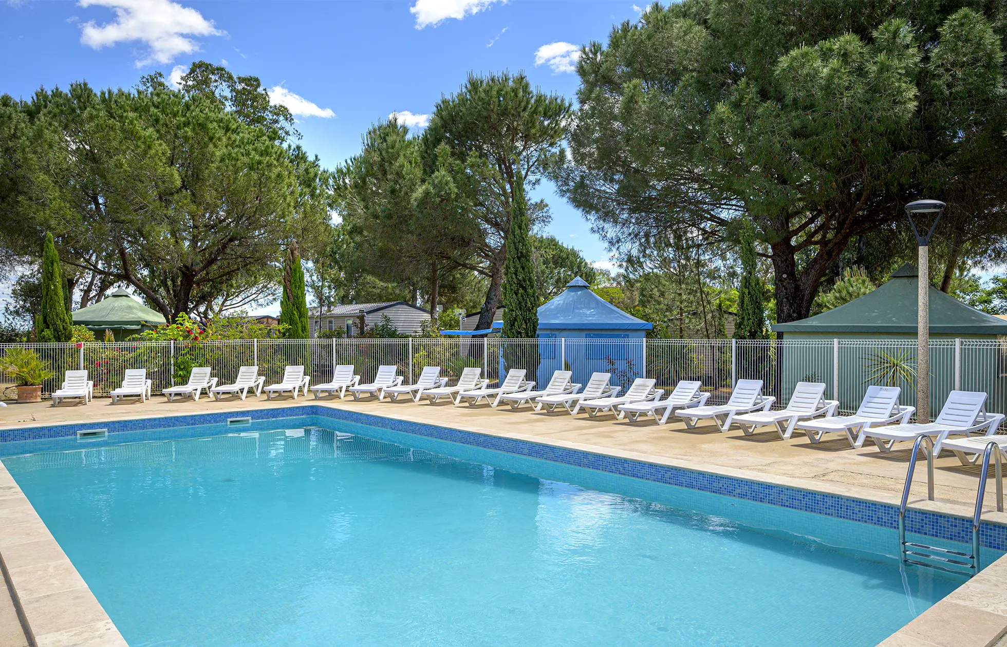 06 - Camping Le Mas de Mourgues - Piscine