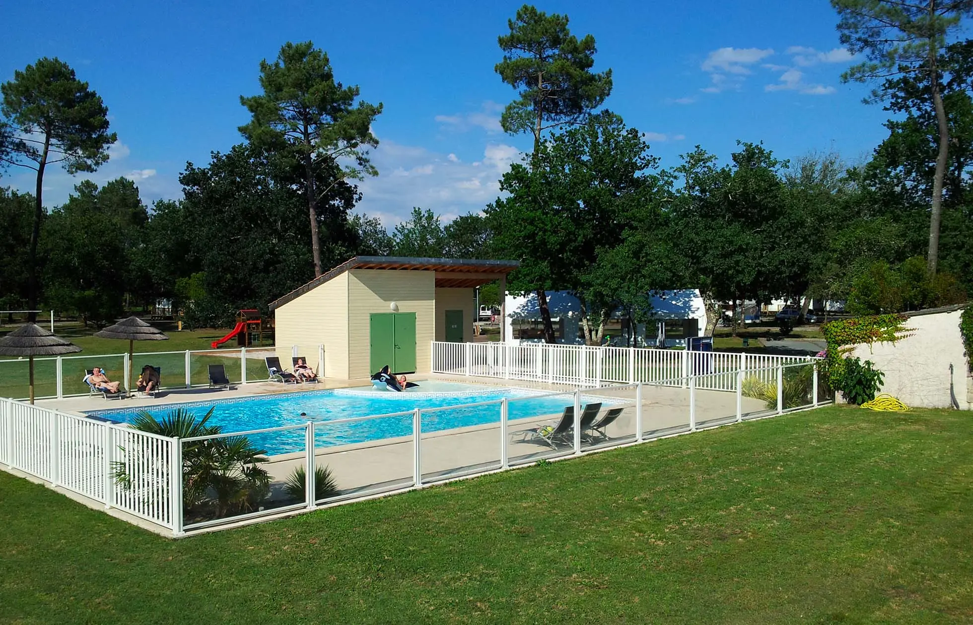 04 - Camping Le Médoc Bleu - Piscine