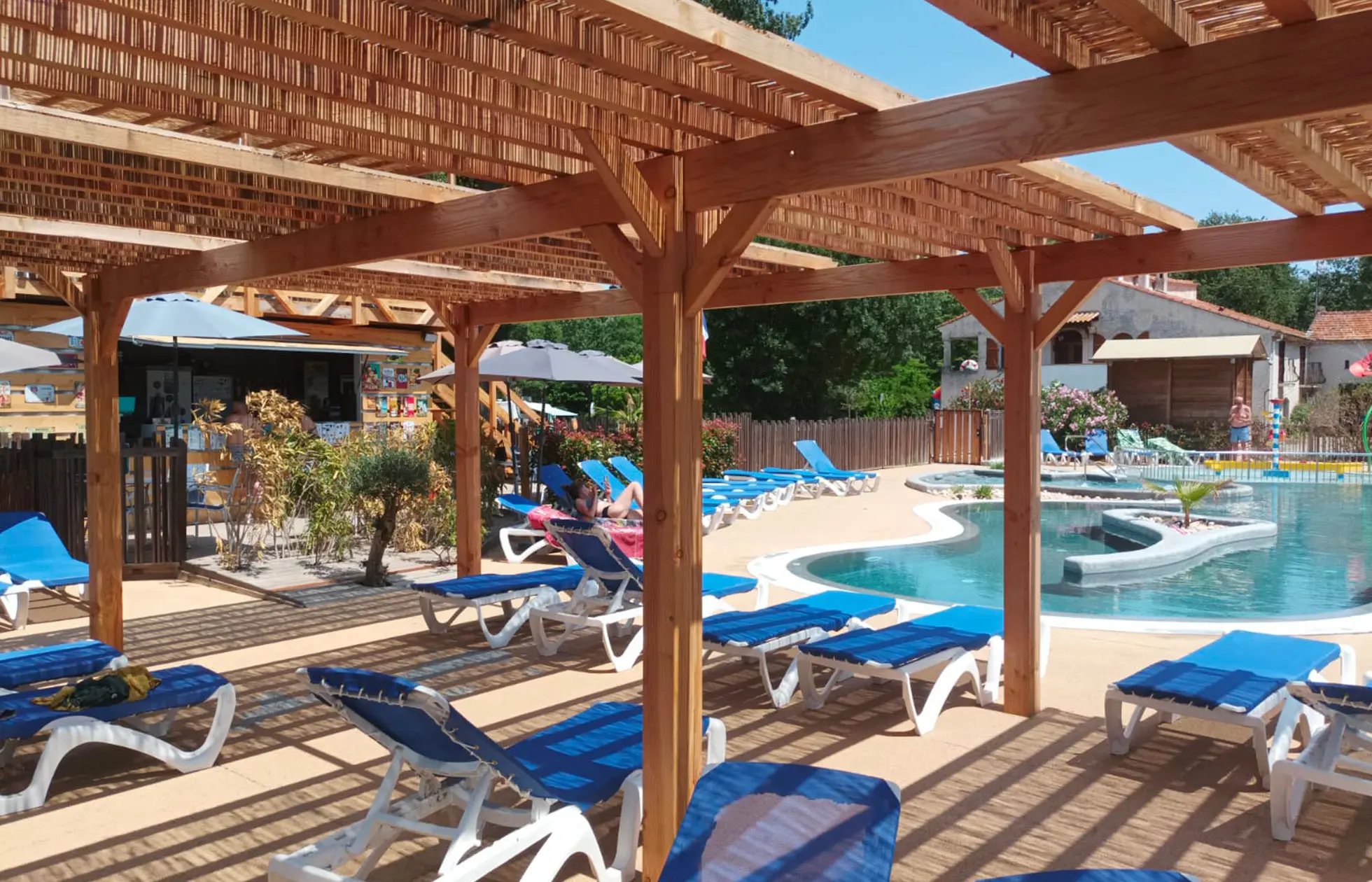 05 -  Camping Le Moulin des Iscles - Piscine