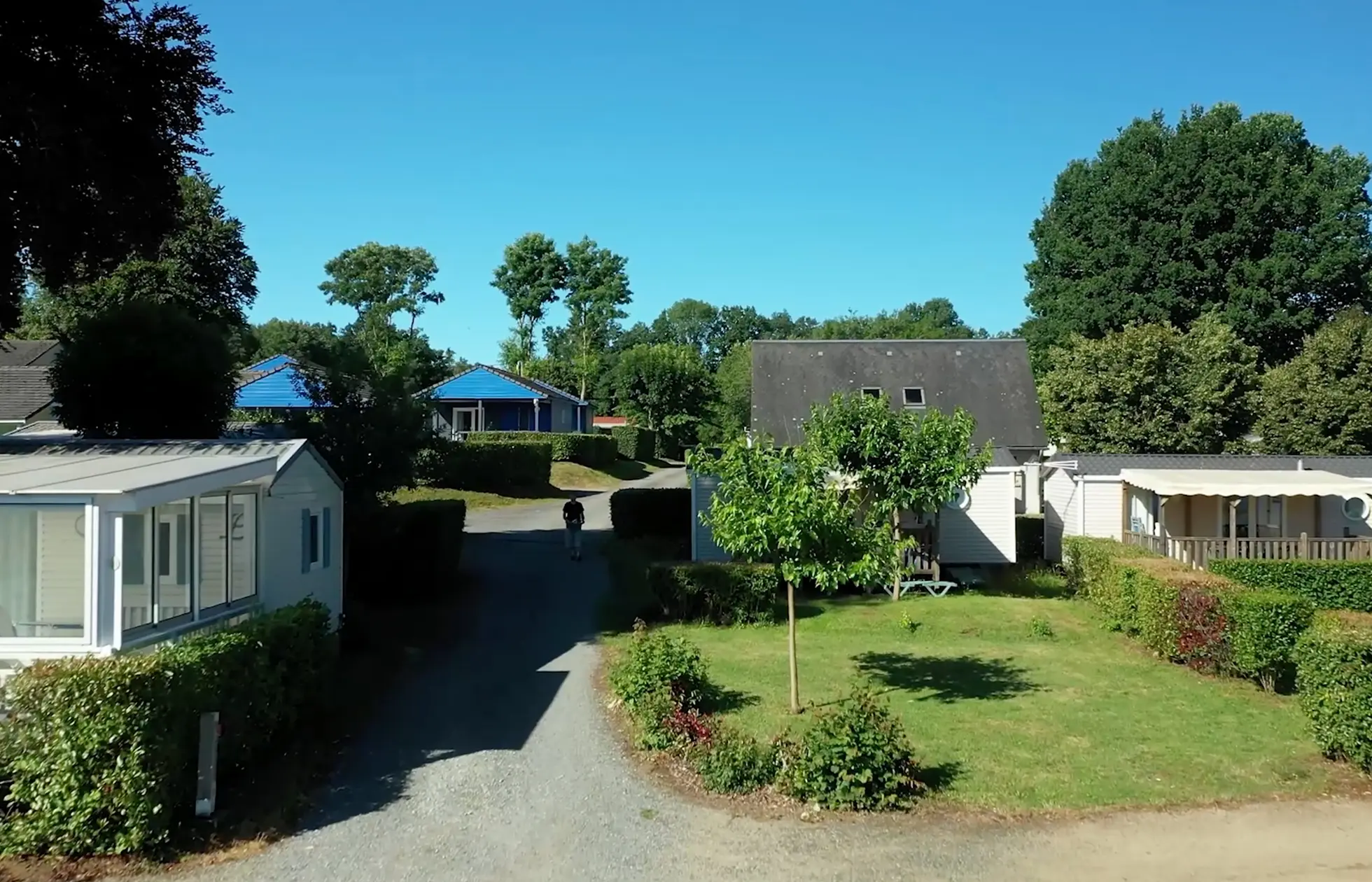 11 - Camping Le Port de Neuvic - Hébergement