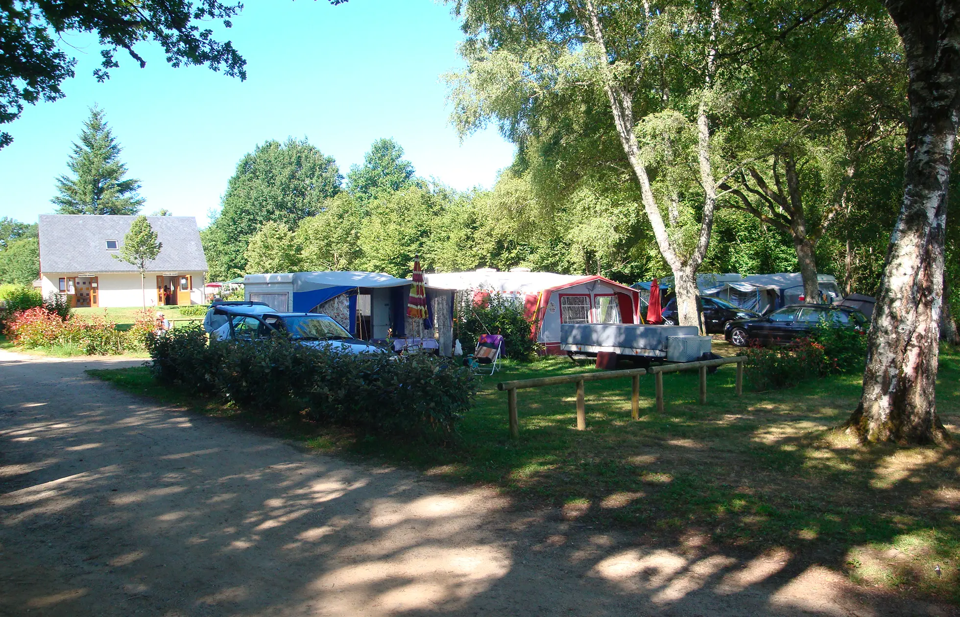 17 - Camping Le Port de Neuvic - Hébergement