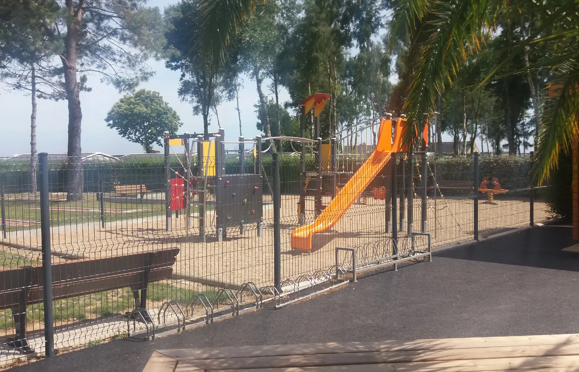 Camping Les Jardins de Kergal - Aire de jeux 3