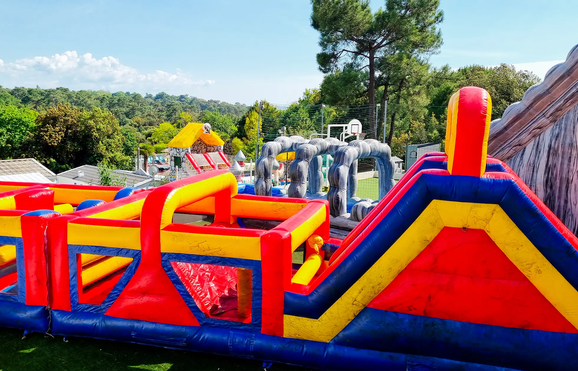 17 - Camping Les Loges - Aire de jeux