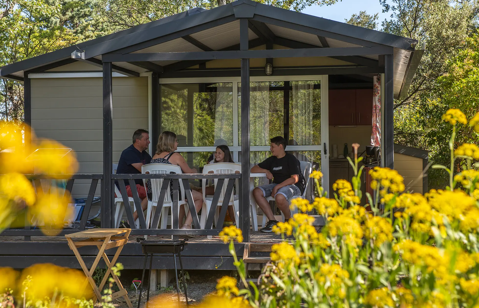 Camping Les Rives de l'Aygues - Hébergement 2