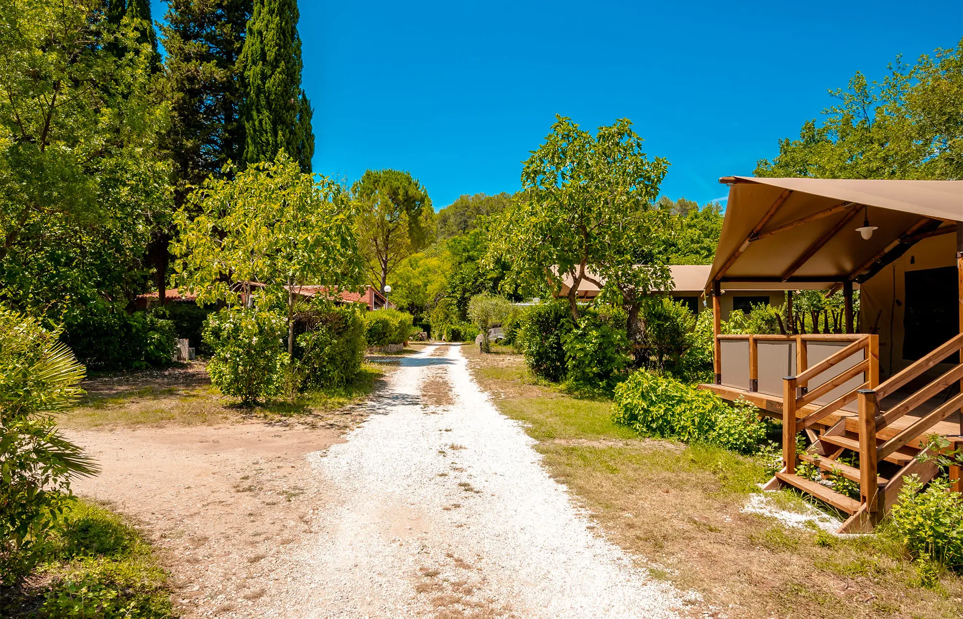 18 - Camping Les Tomasses - Hébergement